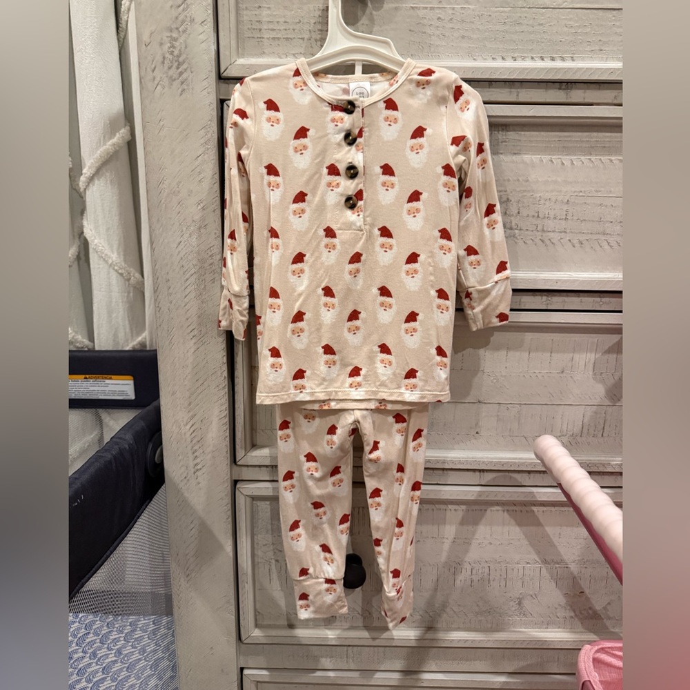 Lou Lou & company Santa baby 2 piece pajamas 6-12mo